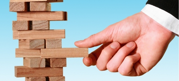 Μερικοί άνθρωποι χρησιμοποιούν τις επιλογές υψηλού κινδύνου για να κερδοσκοπήσουν ή να στοιχηματίσουν στην επιτυχία μιας μη αποδεδειγμένης επιχείρησης.