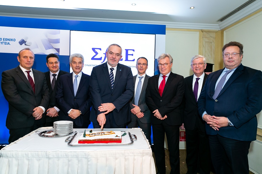 Η κοπή της πρωτοχρονιάτικης πίτας του Συνδέσμου Φαρμακευτικών Επιχειρήσεων (ΣΦΕΕ) Η κοπή της πρωτοχρονιάτικης πίτας του Συνδέσμου Φαρμακευτικών Επιχειρήσεων (ΣΦΕΕ)