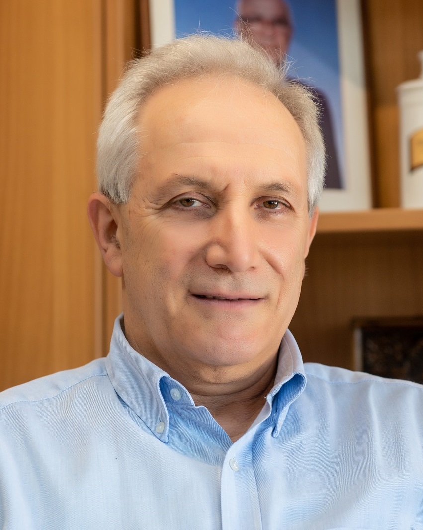 Ο νέος Πρόεδρος, με το όραμα και τις πρωτοβουλίες του, θα αναλάβει να καθοδηγήσει τον κλάδο των φαρμακοποιών στη νέα εποχή.