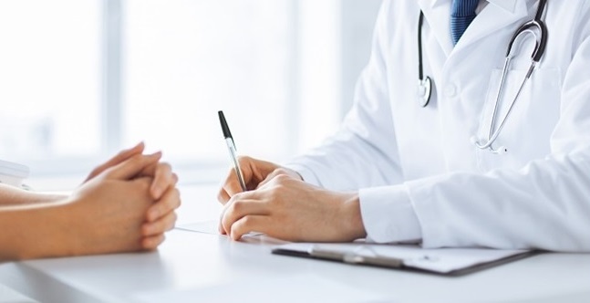 Statistically, more and more people prefer to be informed directly by social media instead of reading newspapers or watching news bulletins.