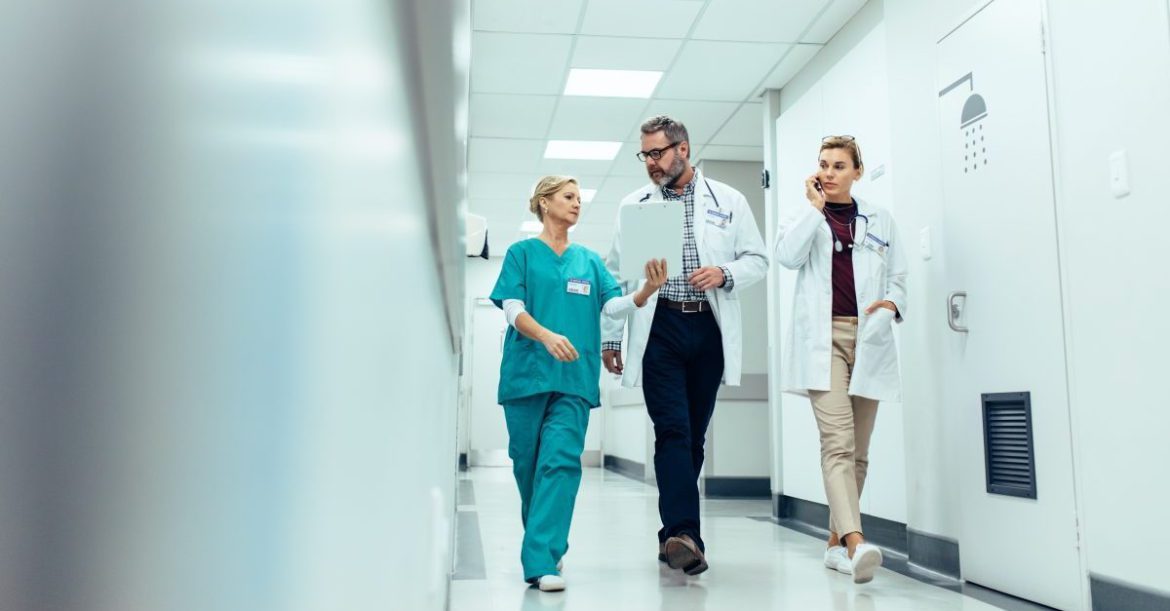 Οι γιατροί δεν είναι συνηθισμένοι στον δανεισμό, ούτε να βρίσκουν τρόπους επιδότησής τους ακόμη και για εκπαιδευτικά προγράμματα.