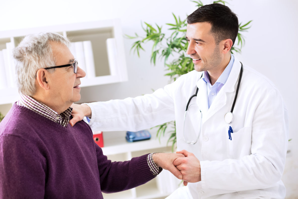 Ένας ασθενής συνήθως αναζητά τη βοήθεια ενός γιατρού σε μια δύσκολη περίοδο της ζωής του που αφορά την υγεία του.