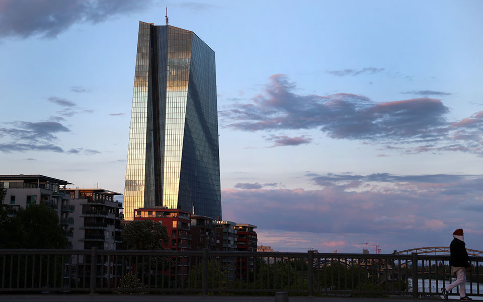 Το Νέο Κύμα της Πανδημίας του Κορωνοϊού Μπορεί να Καθυστερήσει την Οικονομική Ανάκαμψη της Ευρωζώνης. Το Νέο Κύμα της Πανδημίας του Κορωνοϊού Μπορεί να Καθυστερήσει την Οικονομική Ανάκαμψη της Ευρωζώνης.