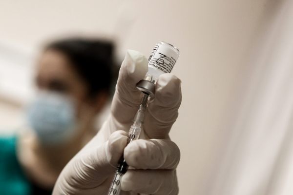 Τη Συμμετοχή των Ιδιωτών Γιατρών στους Εμβολιασμούς Κατά της COVID-19 Συζήτησε ο Κικίλιας με τον Πρόεδρο του ΙΣΑ. Τη Συμμετοχή των Ιδιωτών Γιατρών στους Εμβολιασμούς Κατά της COVID-19 Συζήτησε ο Κικίλιας με τον Πρόεδρο του ΙΣΑ.