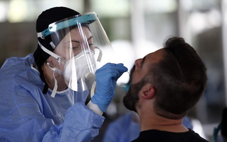 Το Σάλιο Μπορεί να Προβλέψει πιο Αποτελεσματικά τη Σοβαρότητα της Covid-19 σε Σχέση με το Ρινοφαρυγγικό Επίχρισμα Το Σάλιο Μπορεί να Προβλέψει πιο Αποτελεσματικά τη Σοβαρότητα της Covid-19 σε Σχέση με το Ρινοφαρυγγικό Επίχρισμα