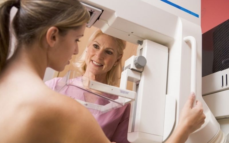 Τα Εμβόλια Covid-19 Μπορεί να Επηρεάσουν Πρόσκαιρα τις Μαστογραφίες.