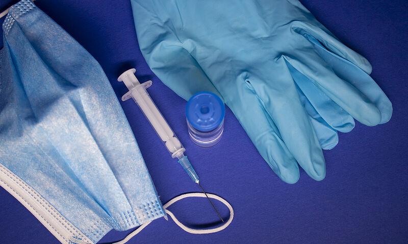 Εμβολιασμός και Μάσκες Έναντι των Νέων Στελεχών του SARS-CoV-2 Αντί για Lockdowns;