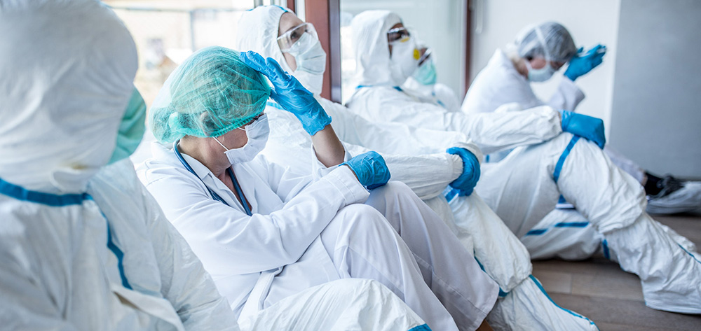 Ένας στους Πέντε Υγειονομικούς Έχει Βιώσει Άγχος, Κατάθλιψη ή Μετατραυματικό Στρες Λόγω της Πανδημίας.