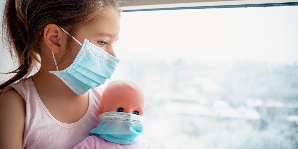 Ο ΠΟΥ Ζητά να Προστατευθούν Καλύτερα τα Παιδιά από την COVID-19.