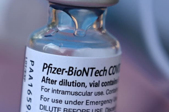 Pfizer/BioNTech - Ξεκινούν Κλινικές Δοκιμές Εμβολίου Κατά της Όμικρον
