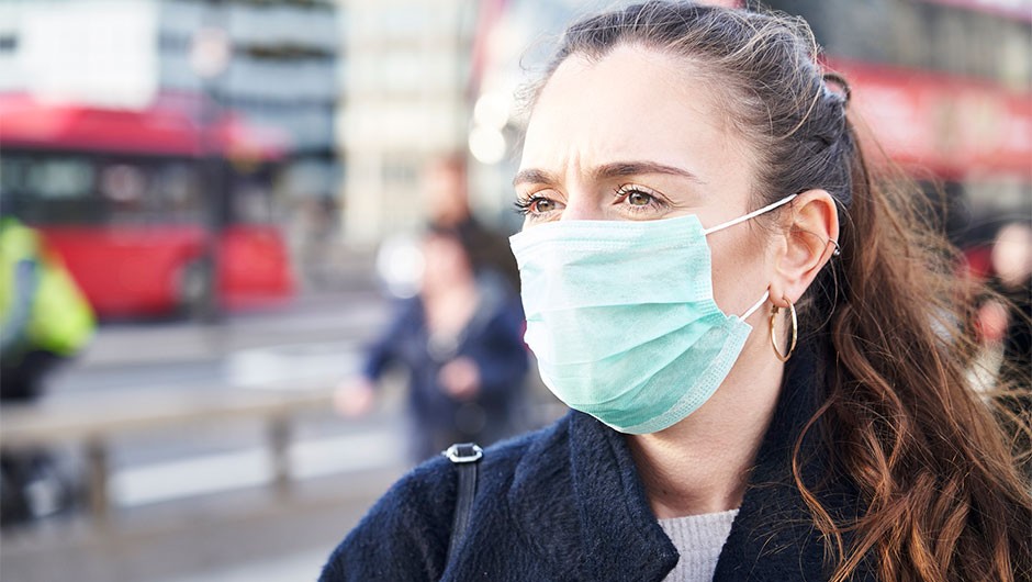 Το CDC Καλεί το Ένα Τρίτο των Αμερικανών Πολιτών να Χρησιμοποιήσουν Ξανά Μάσκα.