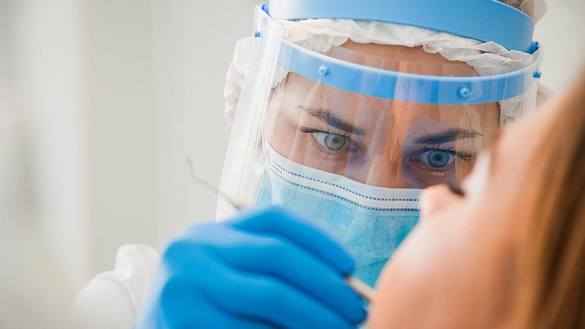 Η Νανοτεχνολογία "Εισβάλει" στην Οδοντιατρική Παρέχοντας Δυνατότητα για Στοχευμένες Θεραπείες.