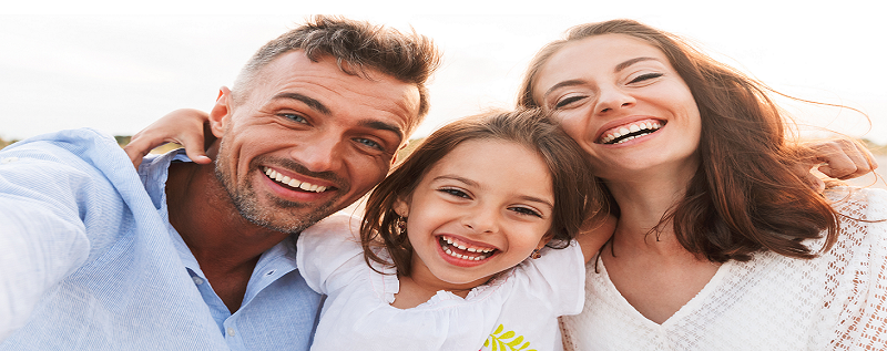 Ένα Όμορφο Χαμόγελο Είναι Ένα Υγιές Χαμόγελο! Ένα Όμορφο Χαμόγελο Είναι Ένα Υγιές Χαμόγελο!