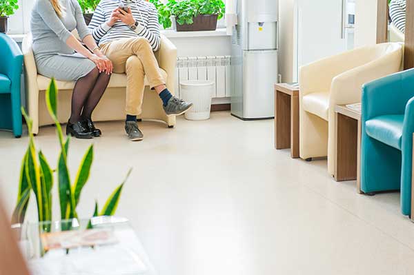 Η εμφάνιση του ιατρείου σας και ο τρόπος με τον οποίο το επιπλώσατε και το διακοσμήσατε, δημιουργούν μια σημαντική εντύπωση στους ασθενείς σας και μπορούν να επηρεάσουν τα συναισθήματα της άνεσης και ασφάλειας. Η εμφάνιση του ιατρείου σας και ο τρόπος με τον οποίο το επιπλώσατε και το διακοσμήσατε, δημιουργούν μια σημαντική εντύπωση στους ασθενείς σας και μπορούν να επηρεάσουν τα συναισθήματα της άνεσης και ασφάλειας.