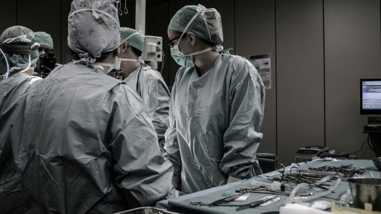 Αυστρία: Αφαίρεσαν καλοήθη όγκο 18 κιλών από 50χρονη